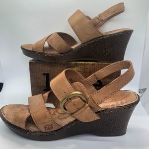 BORN Tan Leather Strappy Wedge Sandals -10
